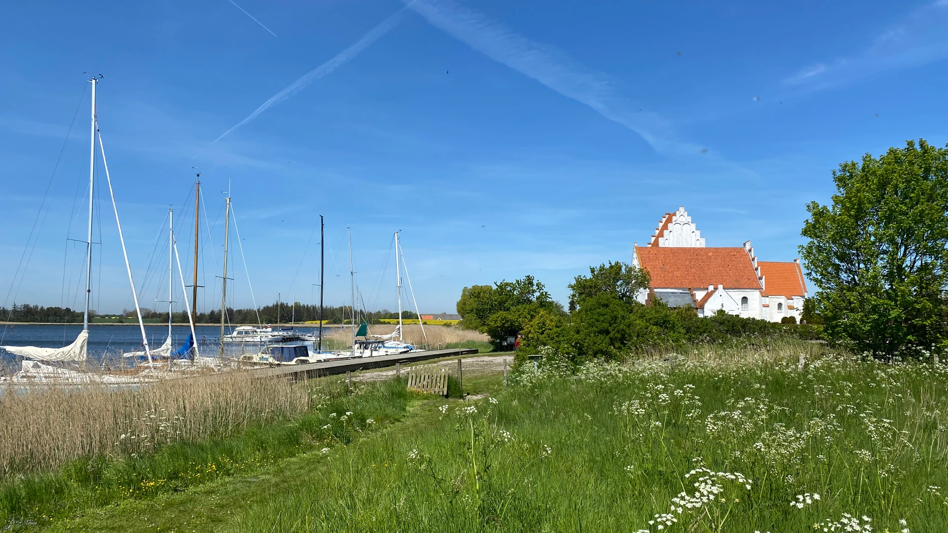 Jungshoved kirkehavn og kirke