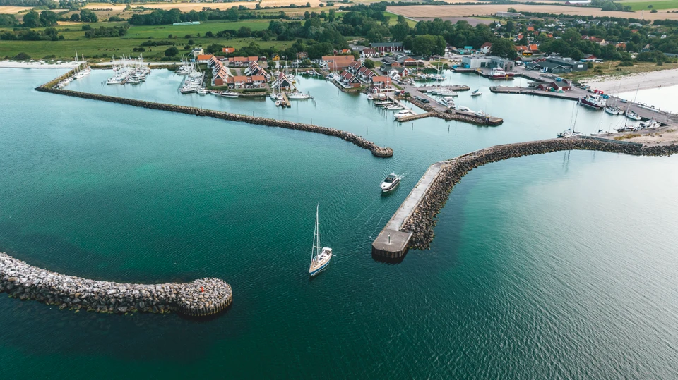 Klintholm Havn set fra luften