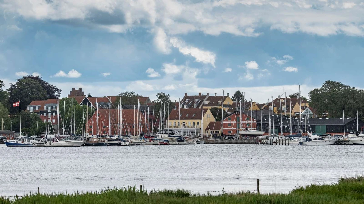 Udsigt til Præstø Havn over fjorden
