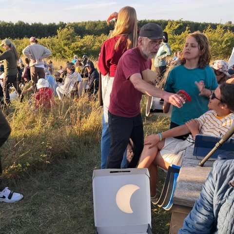 Solformørkelsen projiceret
